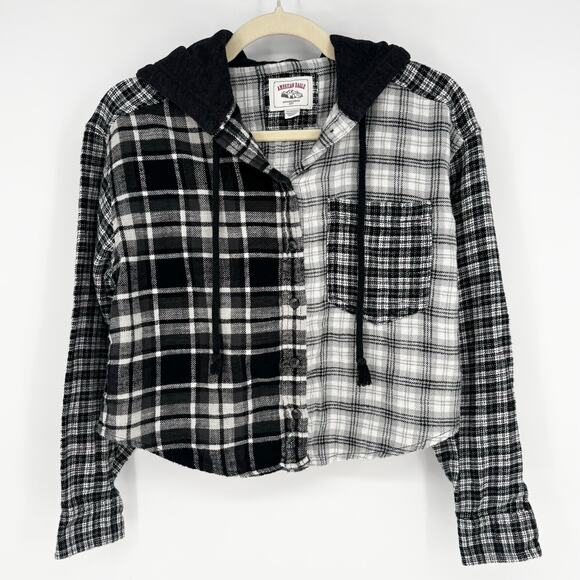 American Eagle Jackets & Blazers - American Eagle Black and White Oversized Plaid Cropped Hoodie Size XS
